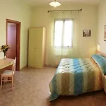 לינה וארוחת בוקר Casa Del Sole Relax קסטריניאנו דל קאפו